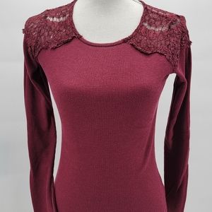 Level Up Red Maroon Lightweight Round Long Sleeve Thermal Shirt Lace Womens Sz M